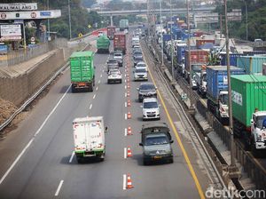 Tol Cikampek Padat, Dirlantas: Contraflow Akan Diperpanjang Tol Cikampek Padat, Dirlantas: Contraflow Akan Diperpanjang