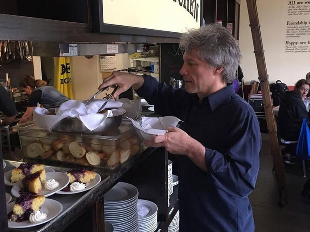 Bantu yang Kurang Mampu, Jon Bon Jovi Buka 2 Restoran Amal Bantu yang Kurang Mampu, Jon Bon Jovi Buka 2 Restoran Amal