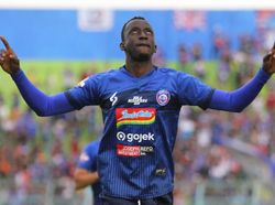 Santer Makan Konate Gabung Persebaya, Aji Santoso: Kata Siapa?