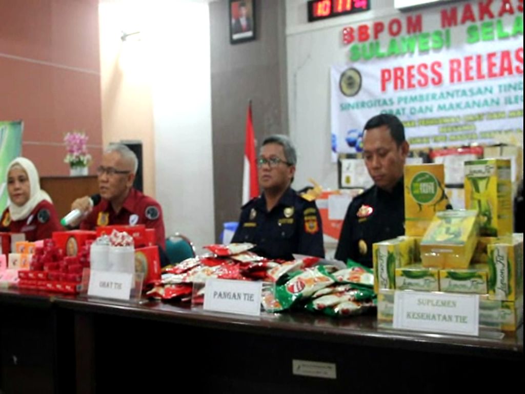 BPOM dan Bea Cukai Makassar Gagalkan Kosmetik Selundupan BPOM dan Bea Cukai Makassar Gagalkan Kosmetik Selundupan