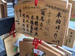 Dampak Demo Hong Kong, Kuil di Jepang Jadi Korban Corat-coret