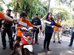 Terungkap, Pelaku Teror di Jakbar Racik Air Keras di Samping Kantor Polisi