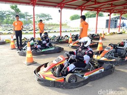 Serunya Balapan Gokar di Karawang Night Festival