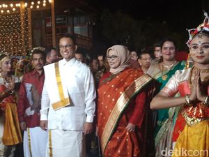 Berbusana India, Anies Baswedan Hadiri Festival Deepavali