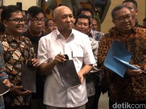 Puji Pacul Buatan Sukabumi, Teten: Jauh Lebih Bagus dari China