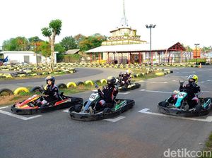 Serunya Balapan Gokar di Karawang Night Festival