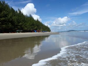 Viral Turis Asing Berbikini di Pantai Aceh Singkil, Satpol PP Bergerak