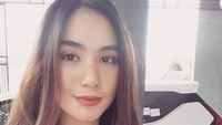 Foto: Gaya Kasual Gita Ratnasari, Kepala Desa Cantik di Sulut yang Viral