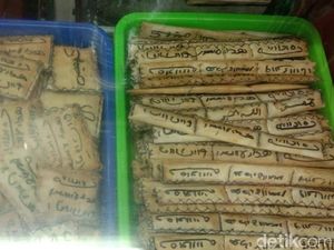 Wafak, Jimat Paling Diburu Peserta CPNS 2019 Wafak, Jimat Paling Diburu Peserta CPNS 2019