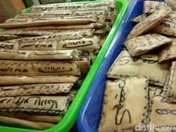 Jelang Tes CPNS 2019, Penjualan Jimat Laris Manis