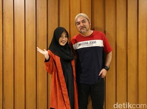 Bukan Suami, Veve Zulfikar Nyanyi dengan Ayahnya
