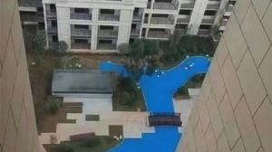 Duh! Kirain Danau Beneran di Apartemen, Nggak Tahunya Palsu