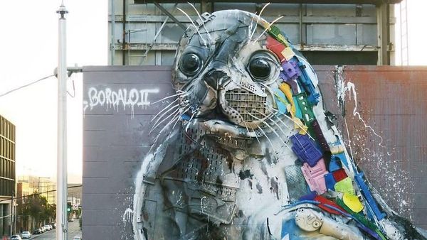 Cakep! Deretan Sampah Ini Disulap Jadi Hiasan Dinding