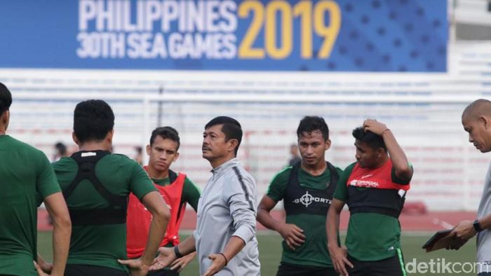 Pelatih TImnas Indonesia U-22 Indra Sjafri (tengah). (Foto: dok. Humas PSSI) Pelatih TImnas Indonesia U-22 Indra Sjafri (tengah). (Foto: dok. Humas PSSI)