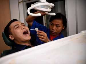 Asyiknya Memeriksa Kesehatan di Rumah Sakit Apung