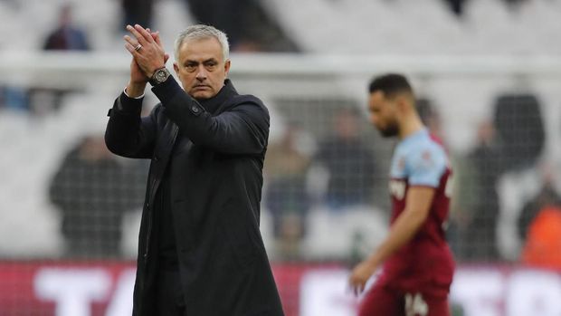 Jose Mourinho harus memutar otak menyusun formasi tanpa Son Heung Min.