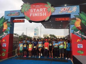 Ribuan Runners Pontianak & Jogja Kompakan Lari Bareng