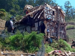 168 Gubuk Petani di Lokasi Alih Fungsi Hutan Bandung Ditertibkan