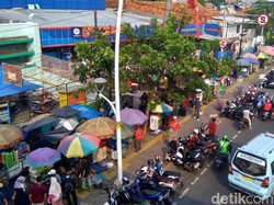 Selain PKL, Parkir Liar di Jatinegara Juga Bikin Jalanan Macet