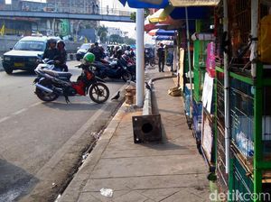 Pernah Ditertibkan, Pedagang Hewan di Jatinegara Tak Kapok Jajah Trotoar