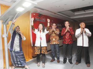 10.000 Lampu Panel Surya Terangi Pelosok Kabupaten Ketapang