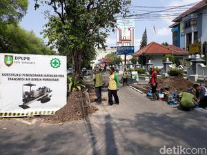 Proyek Penyambungan Pipa Air Minum di Solo Molor, Banyak Pipa Bocor