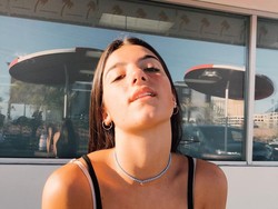 Charli DAmelio Pindah dari TikTok, Ada Apa?