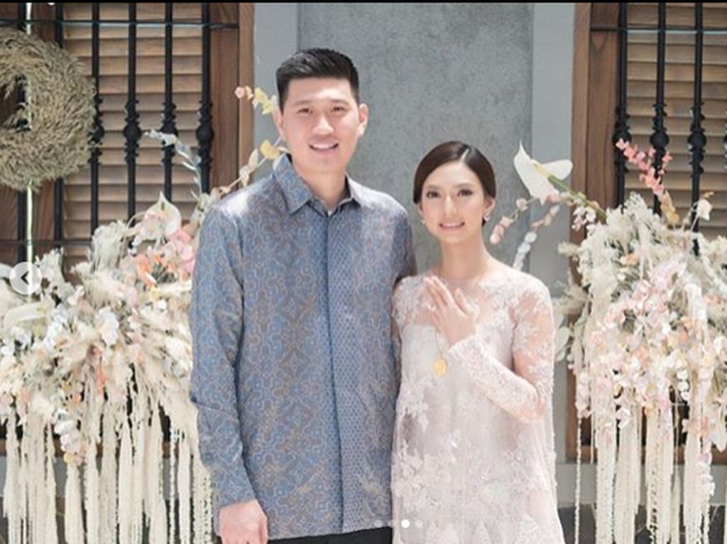 Selamat! Nadia Saphira Dilamar Kekasih Selamat! Nadia Saphira Dilamar Kekasih