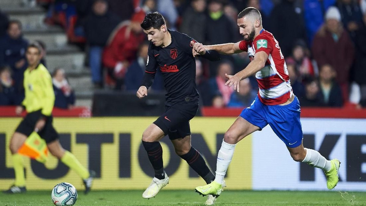 Atletico Madrid ditahan Granada 1-1. (Foto: Aitor Alcalde/Getty Images)
