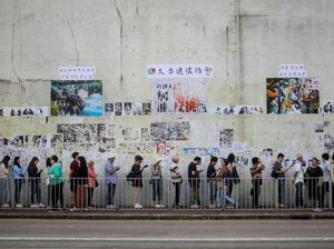 Hong Kong Gelar Pemilu Dewan Lokal, Warga Ramai Antre Memilih