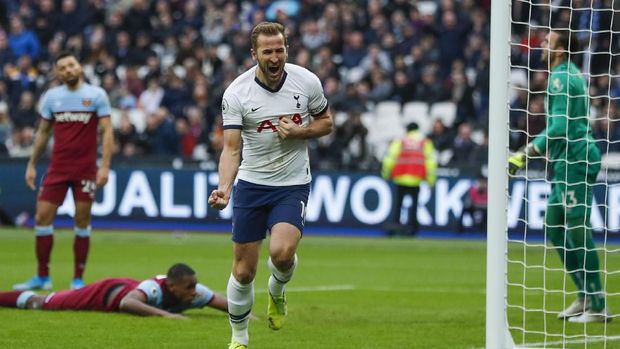 Harry Kane cetak gol penalti kontroversial ke gawang Liverpool di musim 2017/2018.