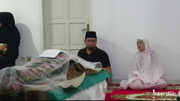Ayah Nindy meninggal dunia