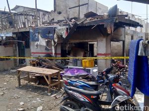 Belasan Rumah yang Terbakar di Pluit Jakut Dipasangi Garis Polisi