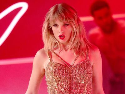 Penampilan Sedekade Taylor Swift di AMAs 2019
