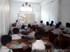 Siswa SDN Gentong Pasuruan Kembali Belajar Normal Usai Atap Ambruk