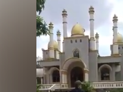 Viral Masjid di Rimbunnya Hutan Sulawesi