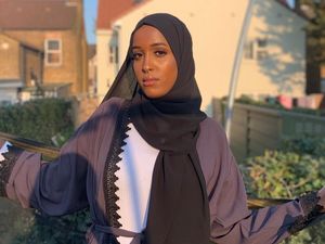 Kisah Inspiratif Hijabers Kulit Hitam yang Berkali-kali Ditolak Klub Bola