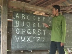 Hasil Survei: 74% Penghasilan Guru Honorer di Bawah 2 Juta/Bulan!