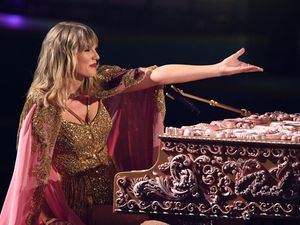 Taylor Swift Kalahkan Rekor Michael Jackson Taylor Swift Kalahkan Rekor Michael Jackson
