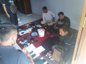 Peras Kepala Desa Jutaan Rupiah, 4 Anggota LSM di Probolinggo Diamankan