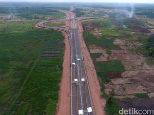 Besi Pagar Tol Terpeka yang Baru Dibuka Jokowi Juga Dicuri, Pelaku Ditangkap Besi Pagar Tol Terpeka yang Baru Dibuka Jokowi Juga Dicuri, Pelaku Ditangkap