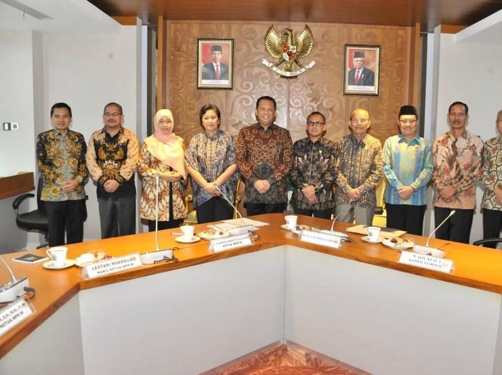 Ketua MPR Dukung Perkuat KY Lewat Amandemen UUD 1945 Ketua MPR Dukung Perkuat KY Lewat Amandemen UUD 1945