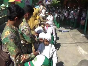 Sekolah di Pasuruan Disegel Ahli Waris, Ratusan Pelajar Telantar Sekolah di Pasuruan Disegel Ahli Waris, Ratusan Pelajar Telantar