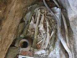 Bukan di Toraja, Ini Tradisi Pemakaman ala Papua