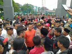 Pemkab Bogor Terima Perwakilan PKL Kawasan Puncak yang Demo Tolak Digusur