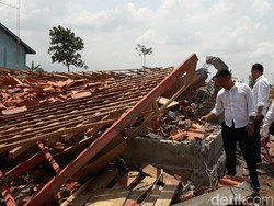 Disapu Angin, Tiga Ruang Kelas SMKN di Brebes Rata dengan Tanah