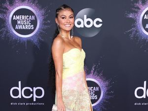 Foto: Gaya Rp 117 Juta Agnez Mo di American Music Awards 2019 Foto: Gaya Rp 117 Juta Agnez Mo di American Music Awards 2019