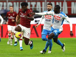 Duh, Pemain Milan Malah Asyik Main HP di Ruang Ganti Jelang Lawan Napoli