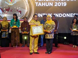 Khofifah Boyong 2 Penghargaan dari Kemendagri, Tito: Ini Bukan KKN Ya