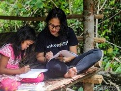 Kenalkan! Yohana Marpaung Guru Anak-anak Rimba di Jambi